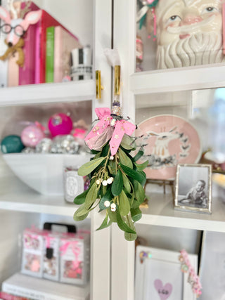 NEW - Confetti Mistletoe