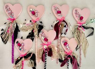 CONFETTI  HEART WAND